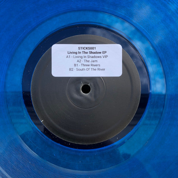 Madcap (6) : Living In The Shadow EP (12", Blu)