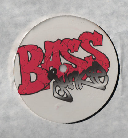 Bass Junkie : Bass, Below & Beyond E.P. (12", EP)
