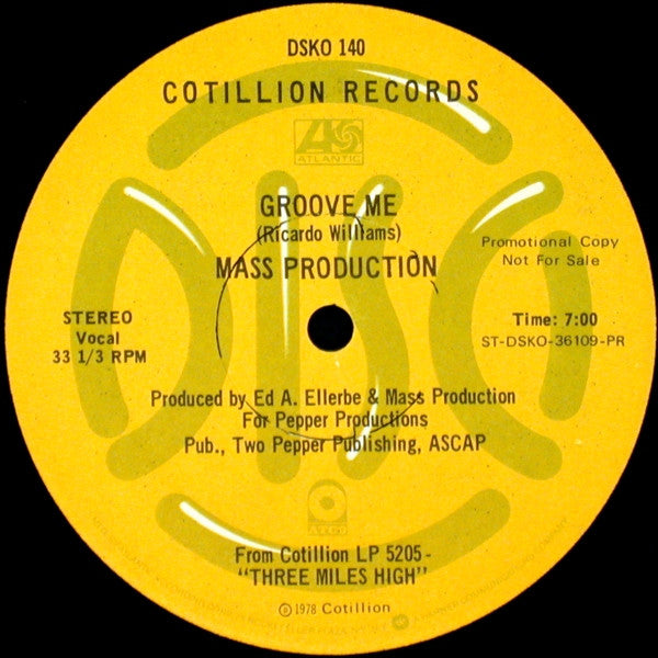 Mass Production : Groove Me / Slow Bump (12", Promo)