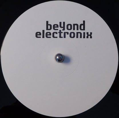 Asymmetric / Limit (4) : Turbulence. EP (12", EP, W/Lbl)