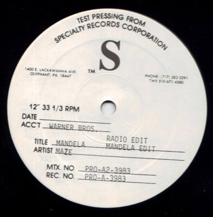 Maze Featuring Frankie Beverly : Love's On The Run (12", Single, TP)